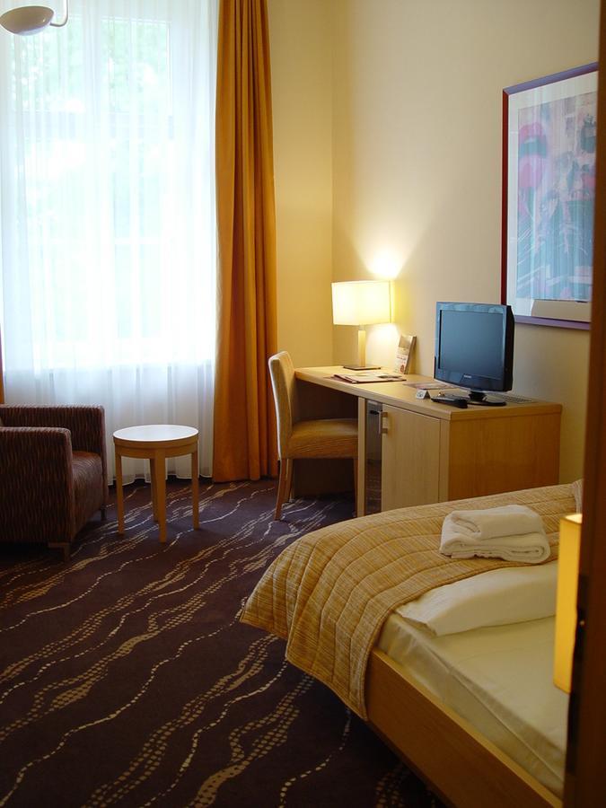 Parkhotel Bad Schandau Mit Spa Екстер'єр фото
